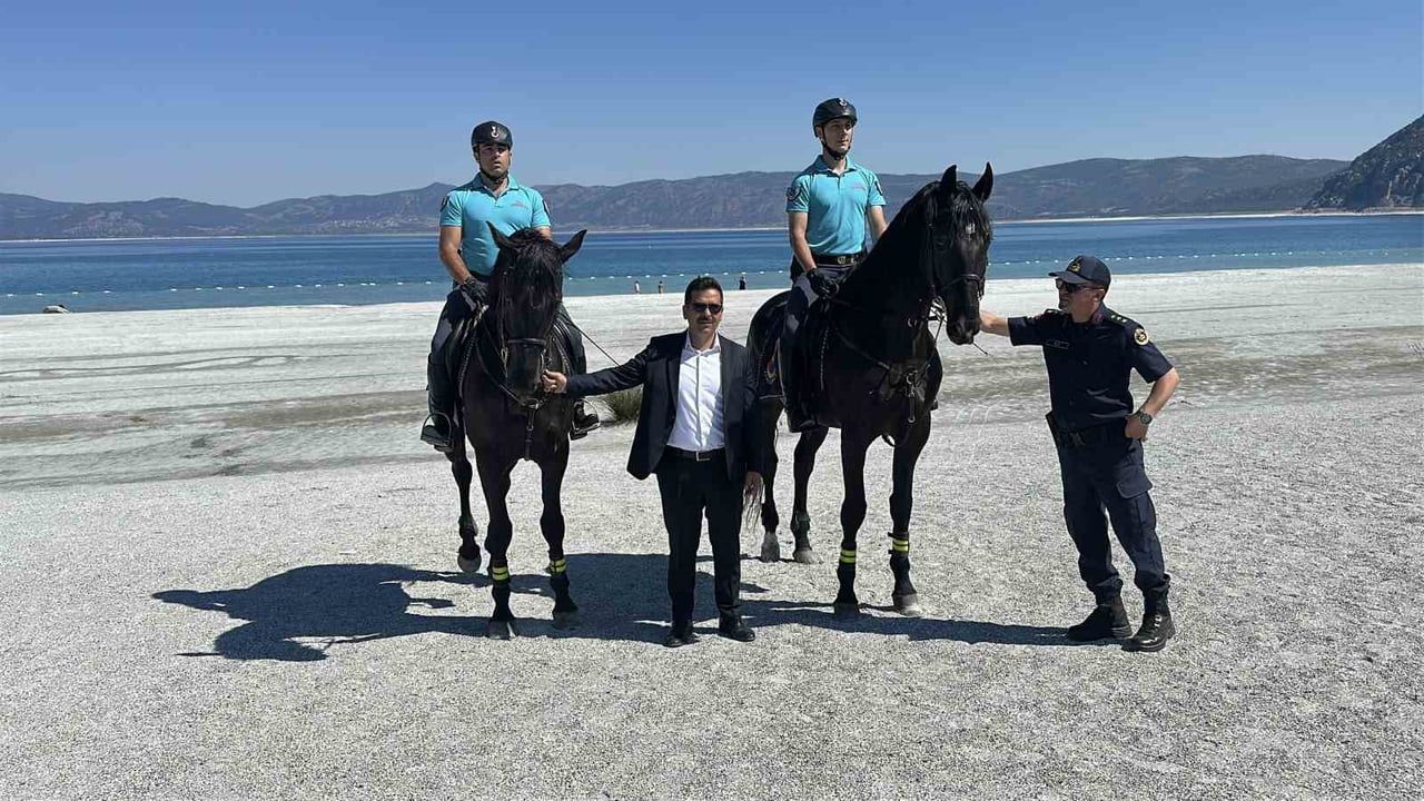 Salda Gölü'nün güvenliğini atlı birlikler sağlayacak