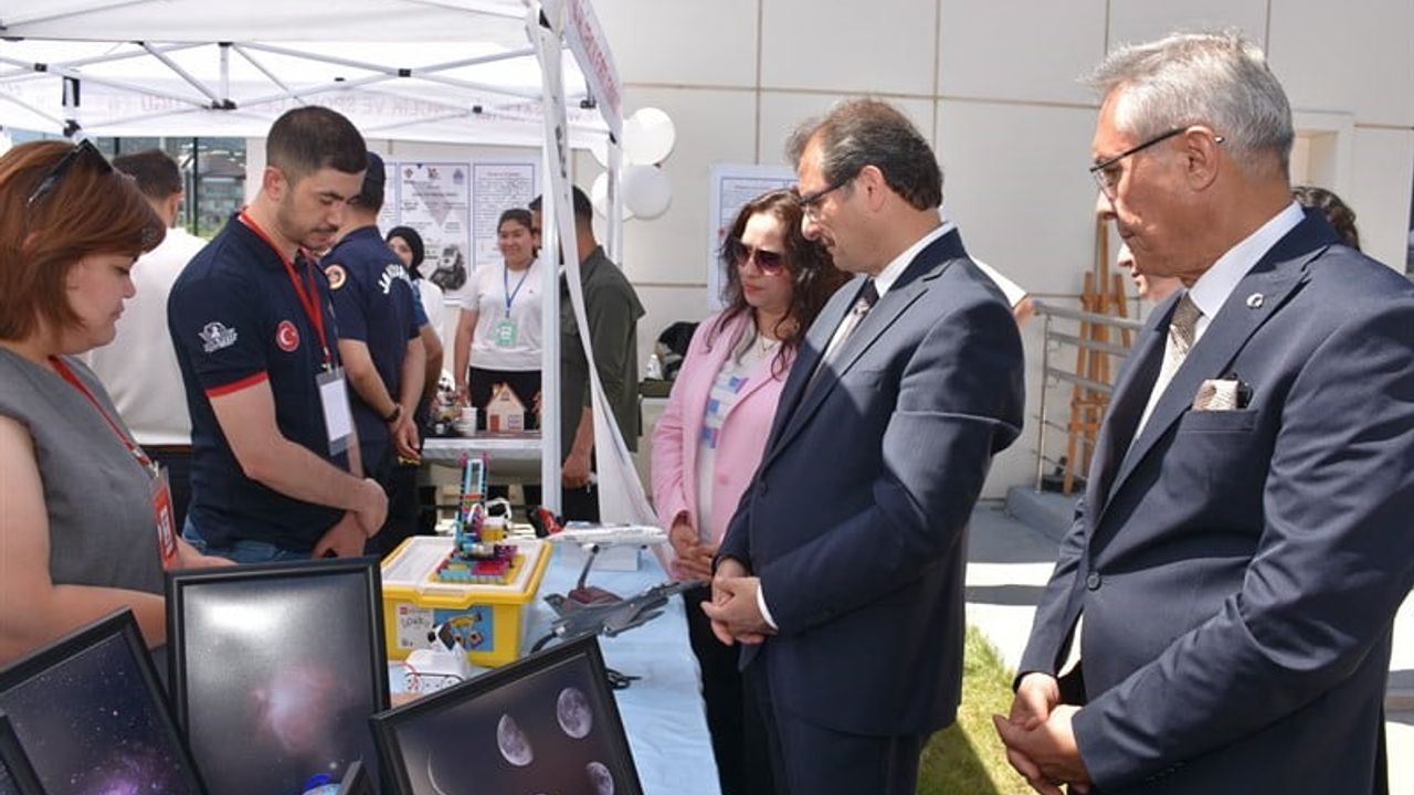 Salihli bilim fuarları festivali açıldı