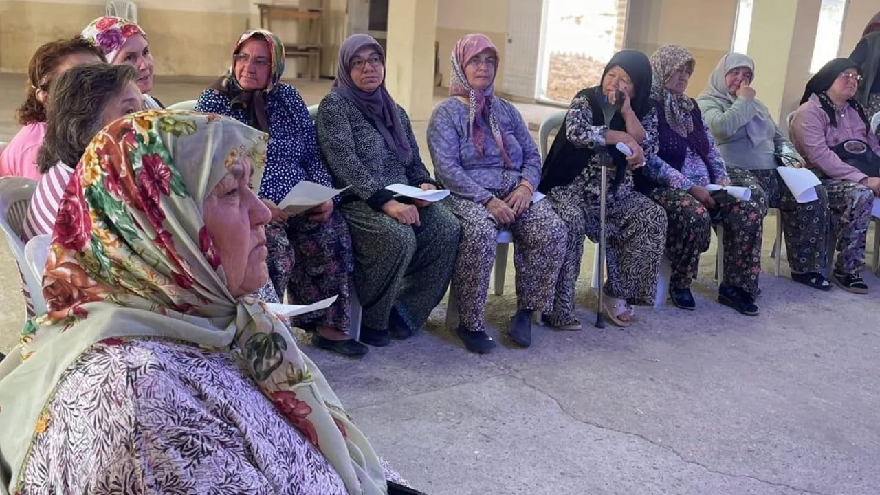 Salihli'de kadınlara ceviz reçeli yapımı eğitimi verildi