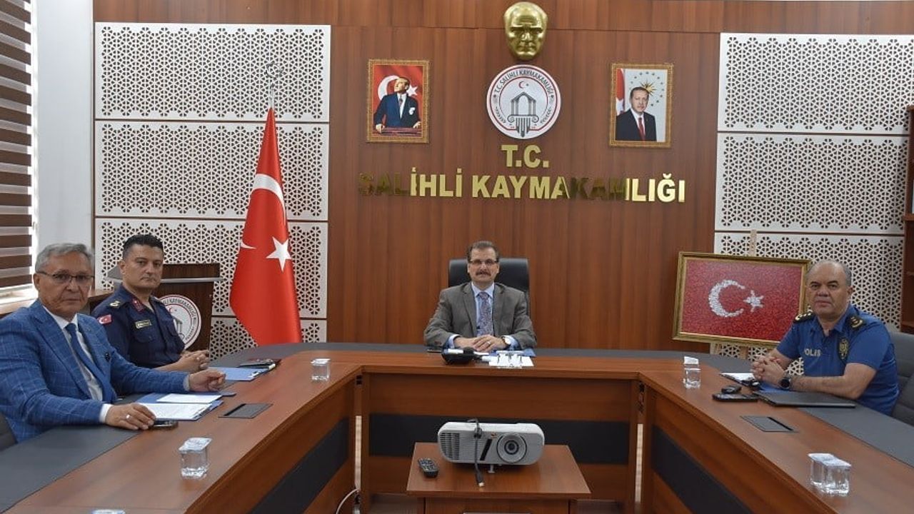 Salihli'de LGS öncesi güvenlik toplantısı: Tüm tedbirler alındı