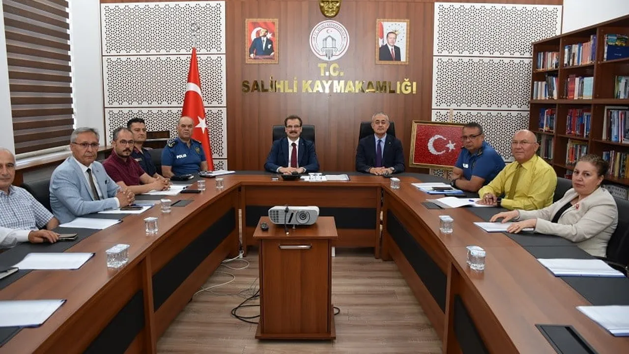 Salihli’de YKS koordinasyon toplantısı gerçekleştirildi