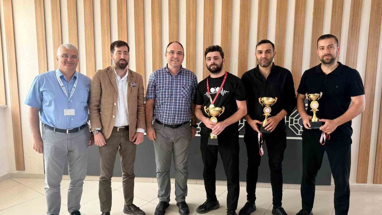Samsun Çarşamba Devlet Hastanesi'nde 2. masa tenisi turnuvası tamamlandı