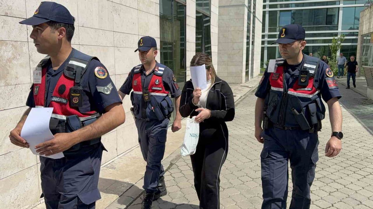 Samsun'da 22 yaşındaki kadın 47 bin 769 sentetik ecza hapla yakalandı, tutuklandı