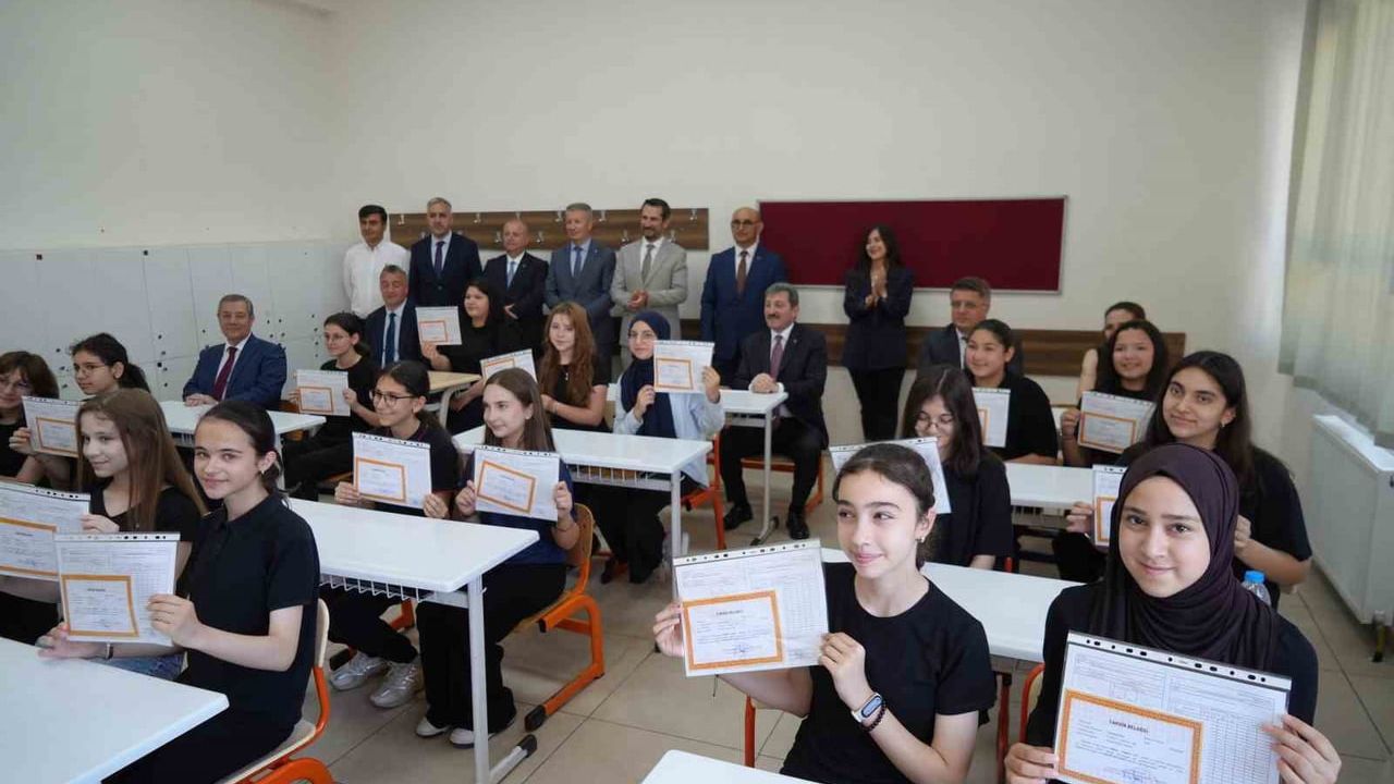 Samsun’da 253 bin öğrenci karne aldı