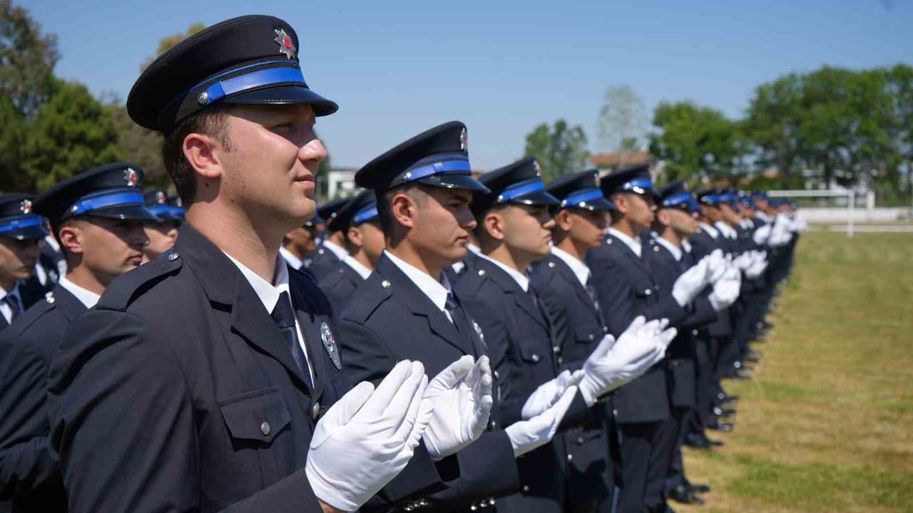 Samsun'da 380 polis adayı mezun oldu