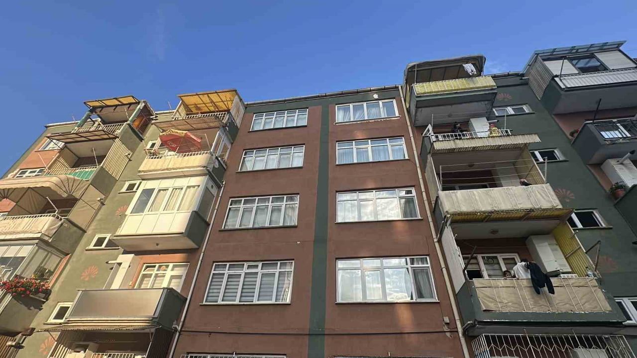 Samsun’da 5. kattan düşen 1,5 yaşındaki çocuk yaşamını yitirdi