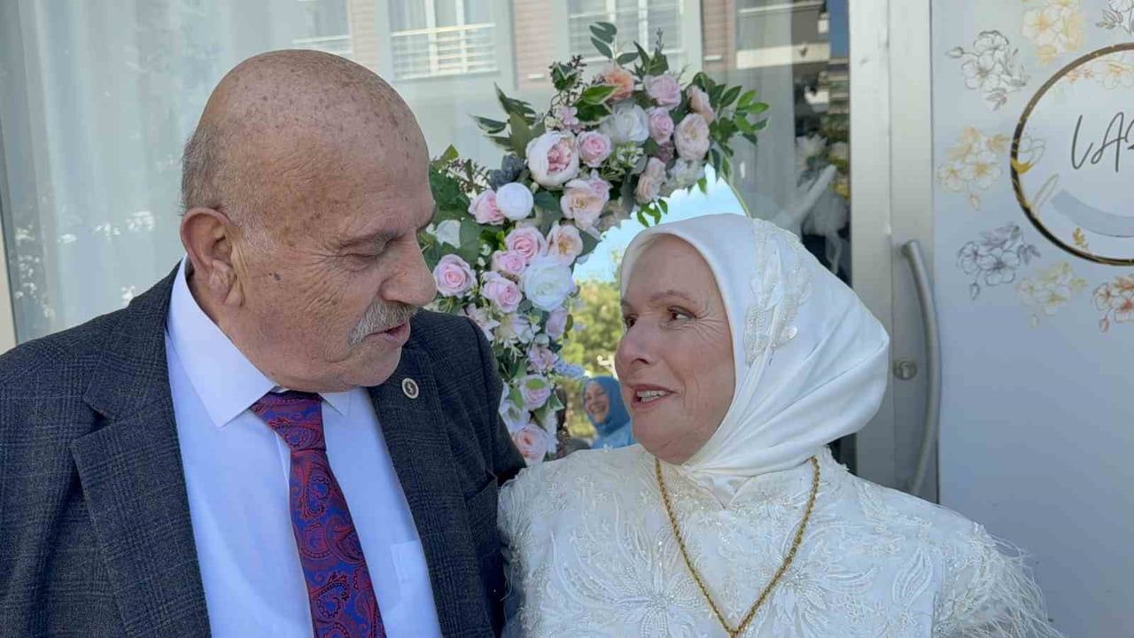 Samsun'da 52 yıl sonra düğün: Kaçarak evlenen çifte çocuklarından sürpriz