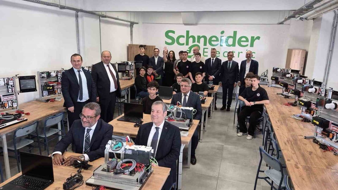 Samsun'da Atakum Mesleki ve Teknik Anadolu Lisesi'ne Otomasyon Sistemleri Atölyesi Açıldı