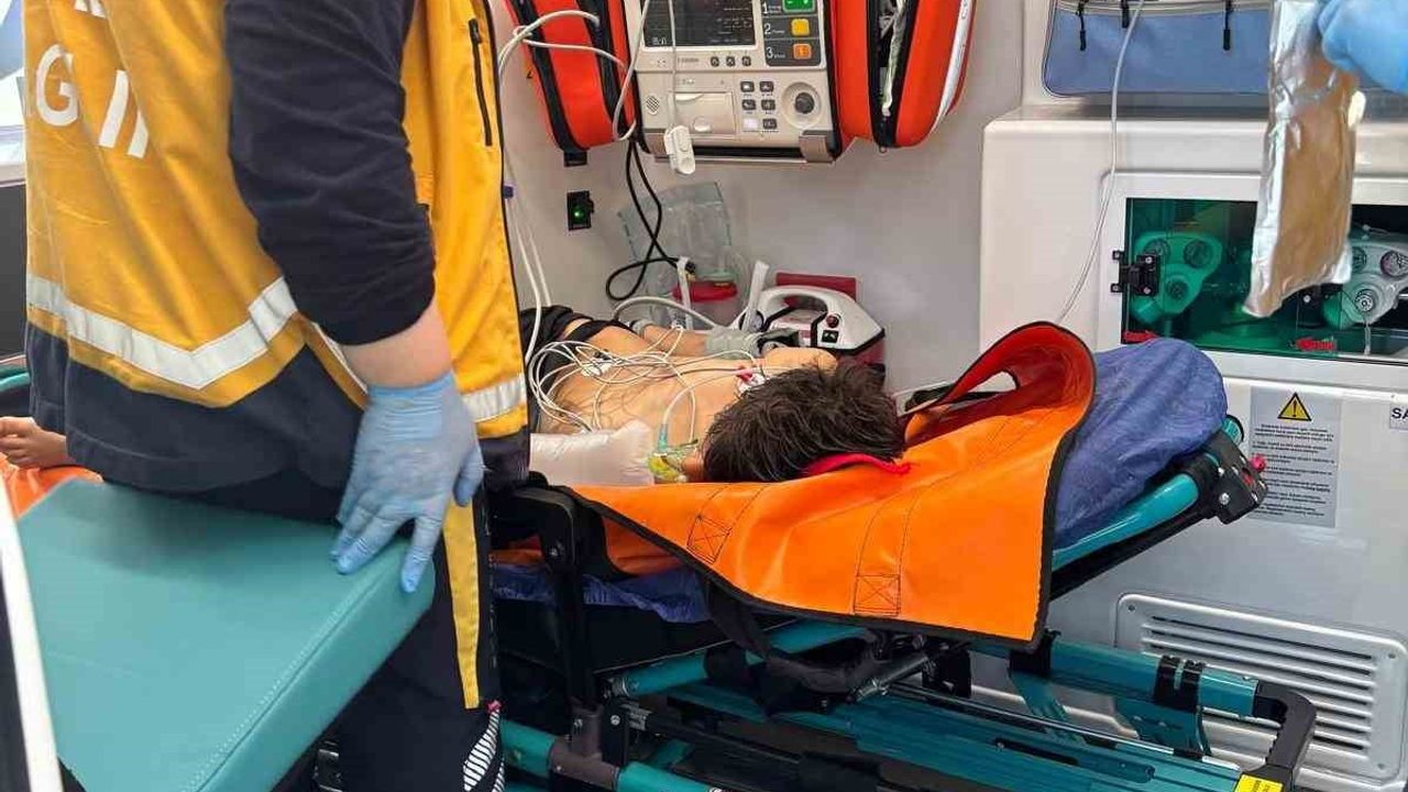 Samsun’da denize giren 12 yaşındaki çocuk boğulma tehlikesi geçirdi