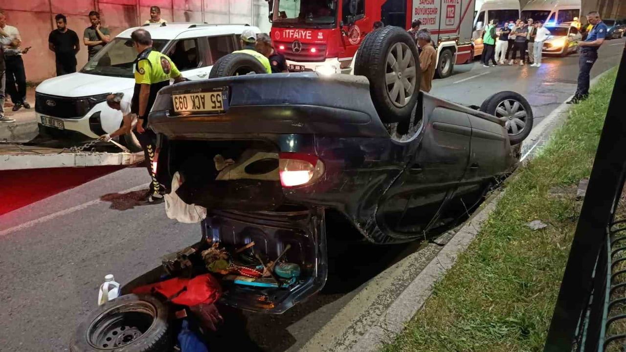 Samsun'da kontrolden çıkan otomobil park halindeki araçlara çarpıp takla attı: 2 yaralı