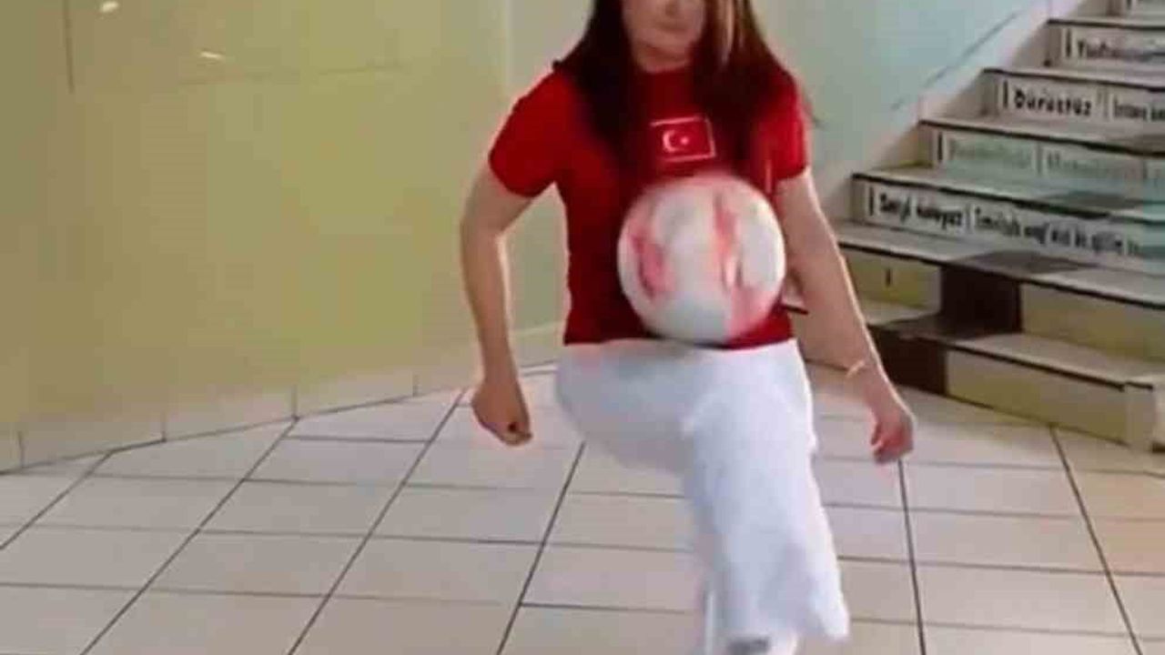 Samsun’da öğretmenlerden A Milli Takım’a klip desteği