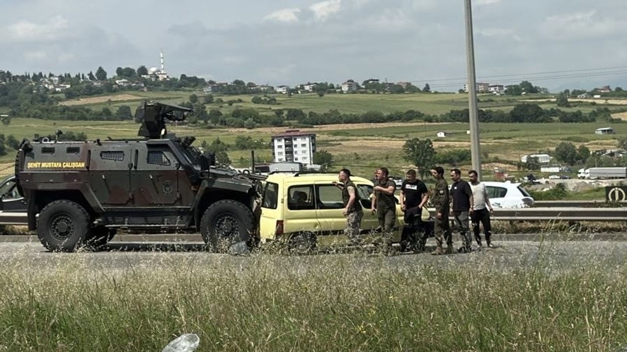 Samsun'da zincirleme trafik kazası: Zırhlı polis aracı da karıştı, 1 yaralı