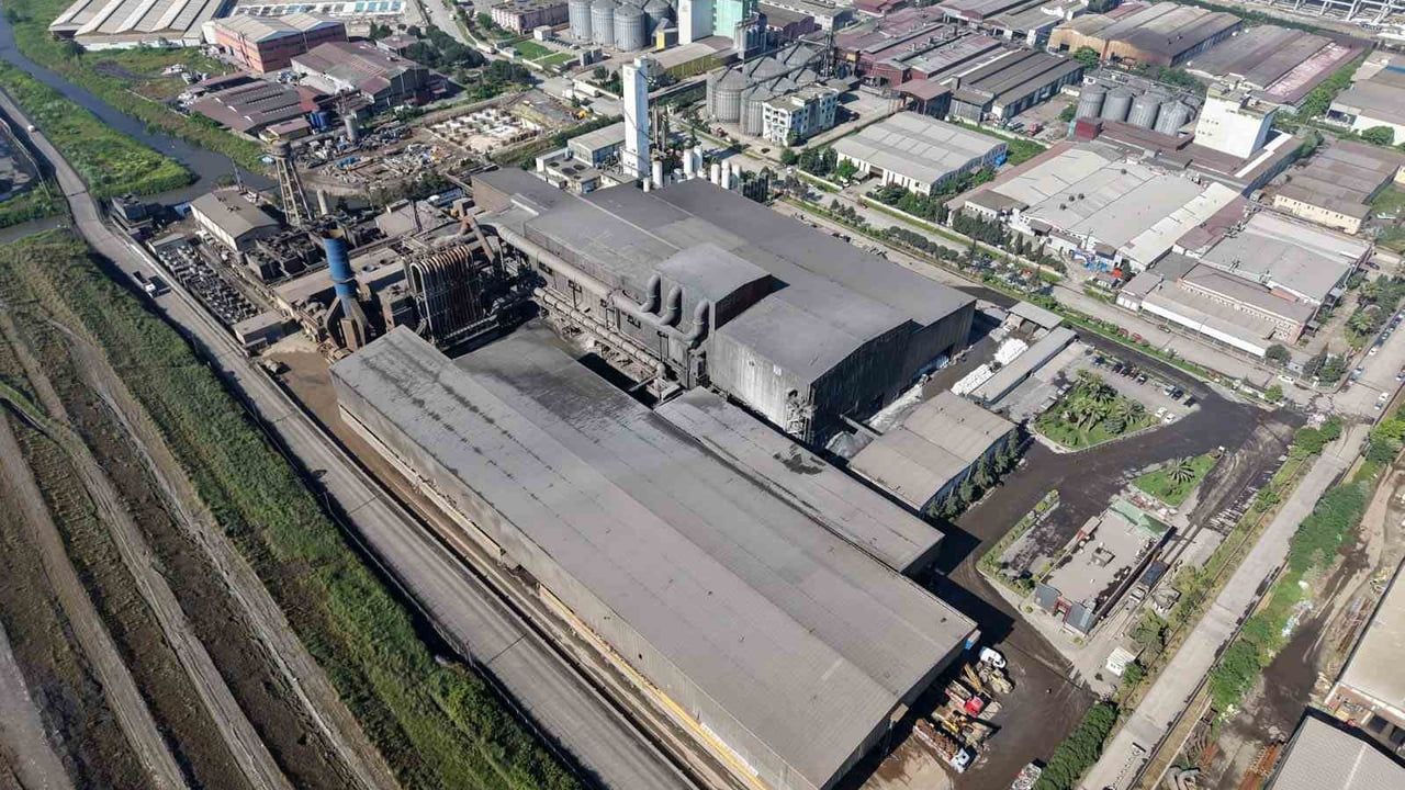 Samsun Tekkeköy'de 3 işçinin hayatını kaybettiği Yeşilyurt Demir Çelik fabrikası dronla görüntülendi