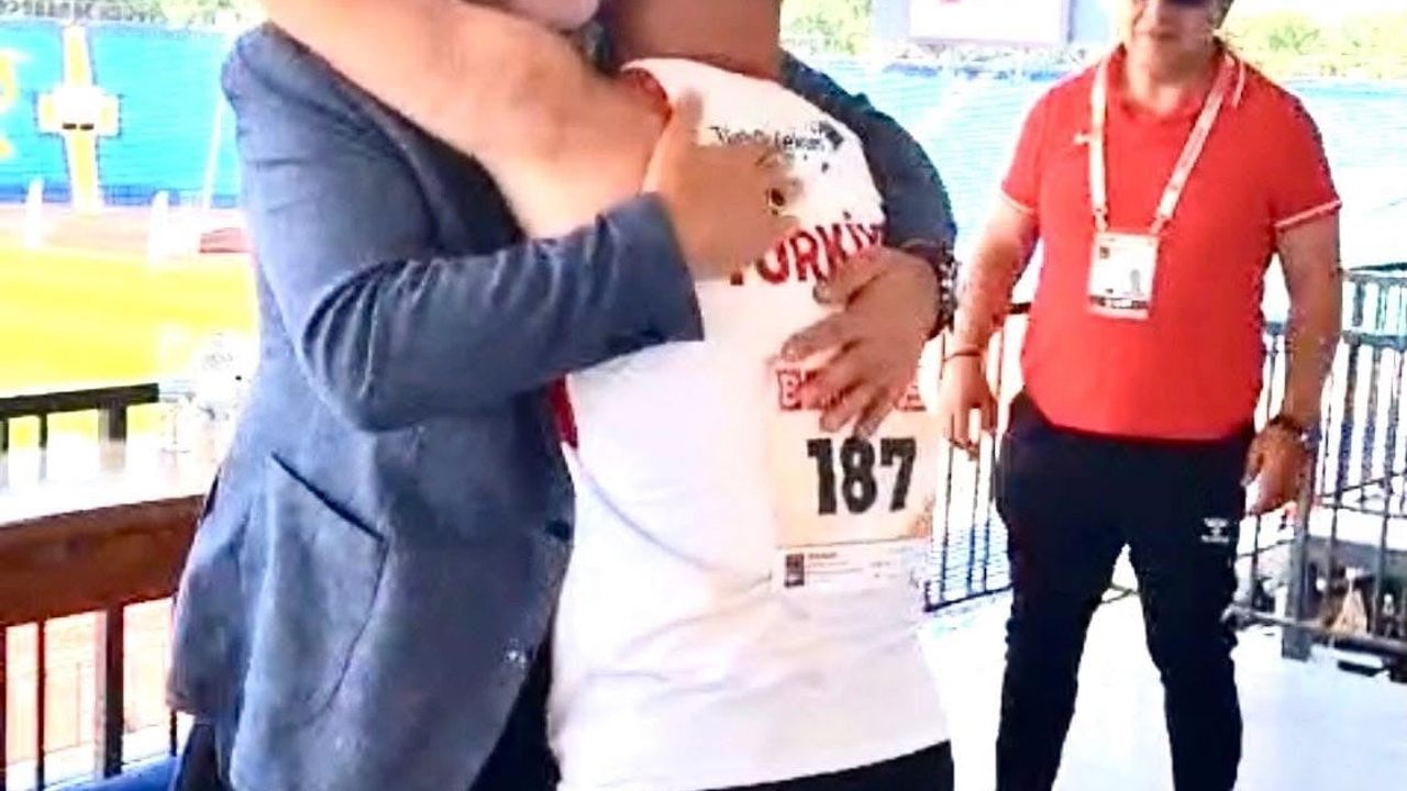 Samsunlu sporcu Ali Topaloğlu Sofya'da gülle atmada üst üste dünya şampiyonu