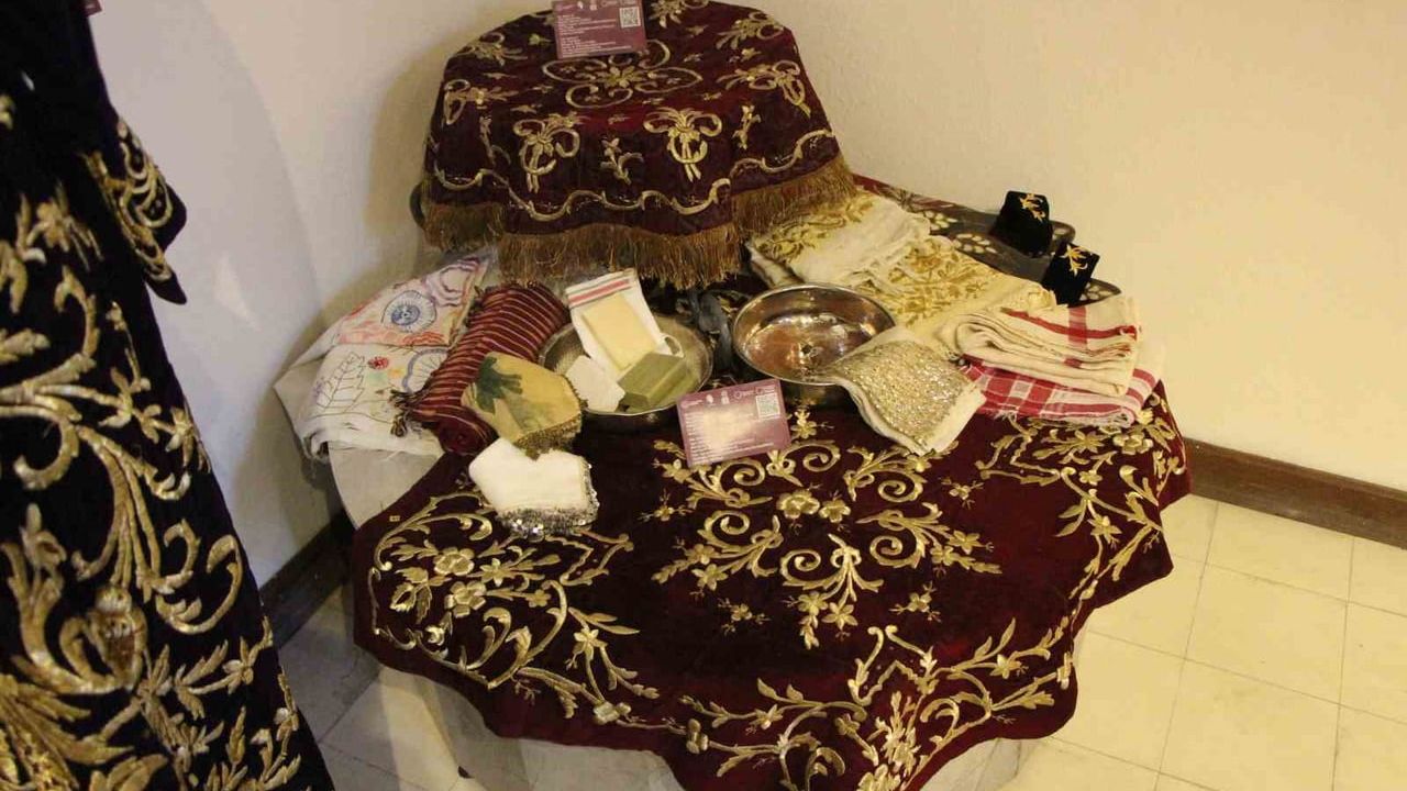 Sandıklarda 200 yıllık miras bohçaları Amasya'da sergilendi