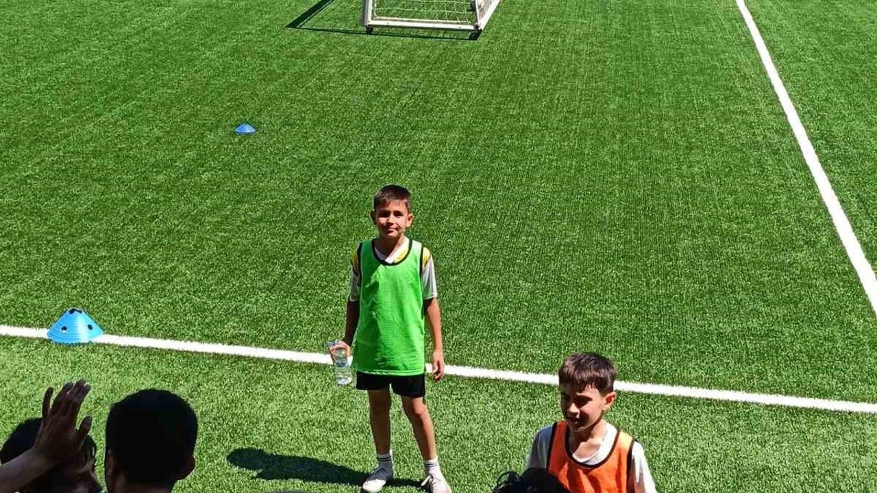 Sandıklı'nın genç yeteneği Mustafa Özdayı Fenerbahçe altyapı seçmelerinde öne çıktı