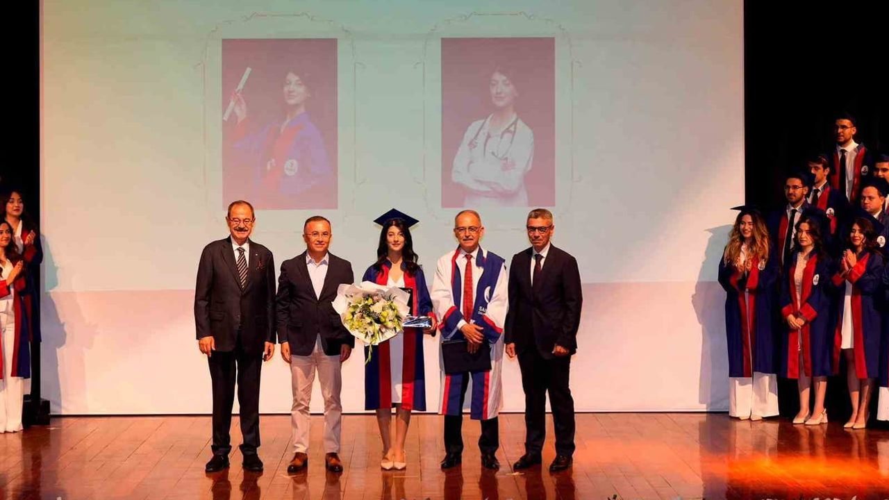 SANKO Üniversitesi tıp fakültesinde 81 mezun için mezuniyet töreni