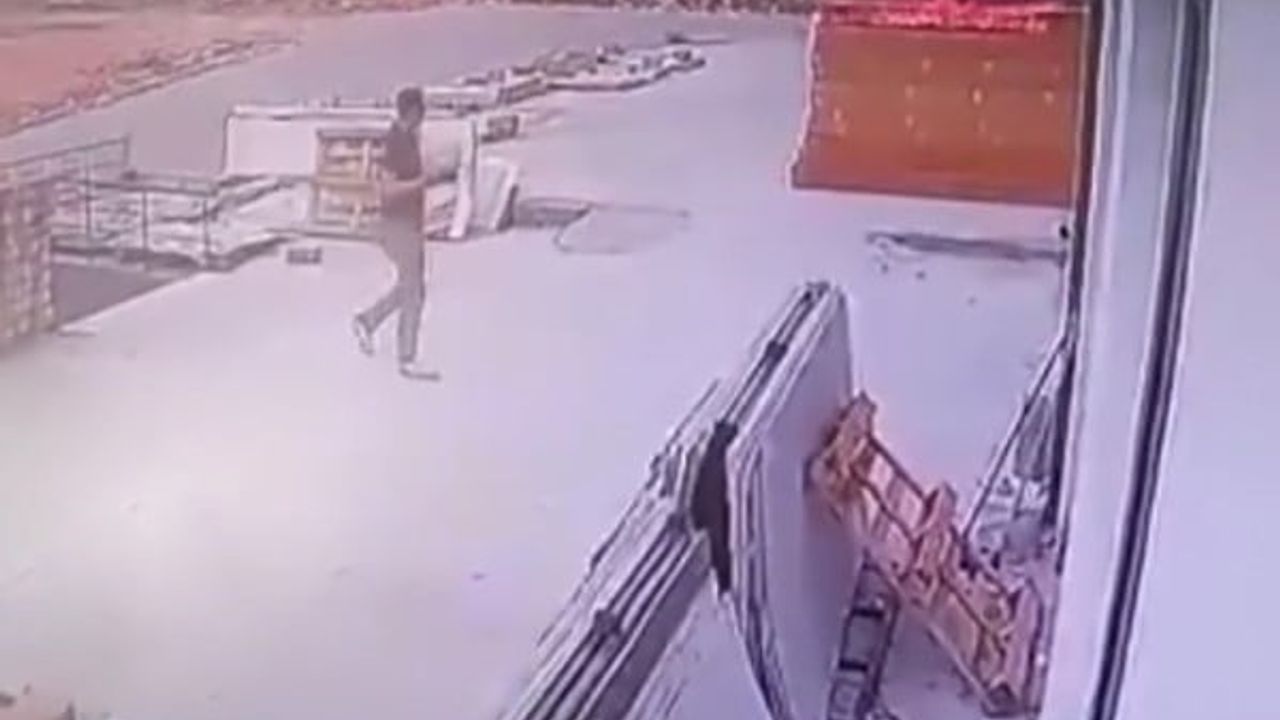 Şanlıurfa’da 10 katlı binada çıkan yangının kamera görüntüleri