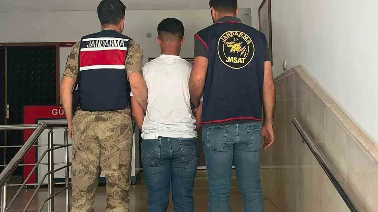 Şanlıurfa'da 14 yıl hapis cezası bulunan hükümlü JASAT ve jandarma ekiplerince Karaköprü'de yakalandı