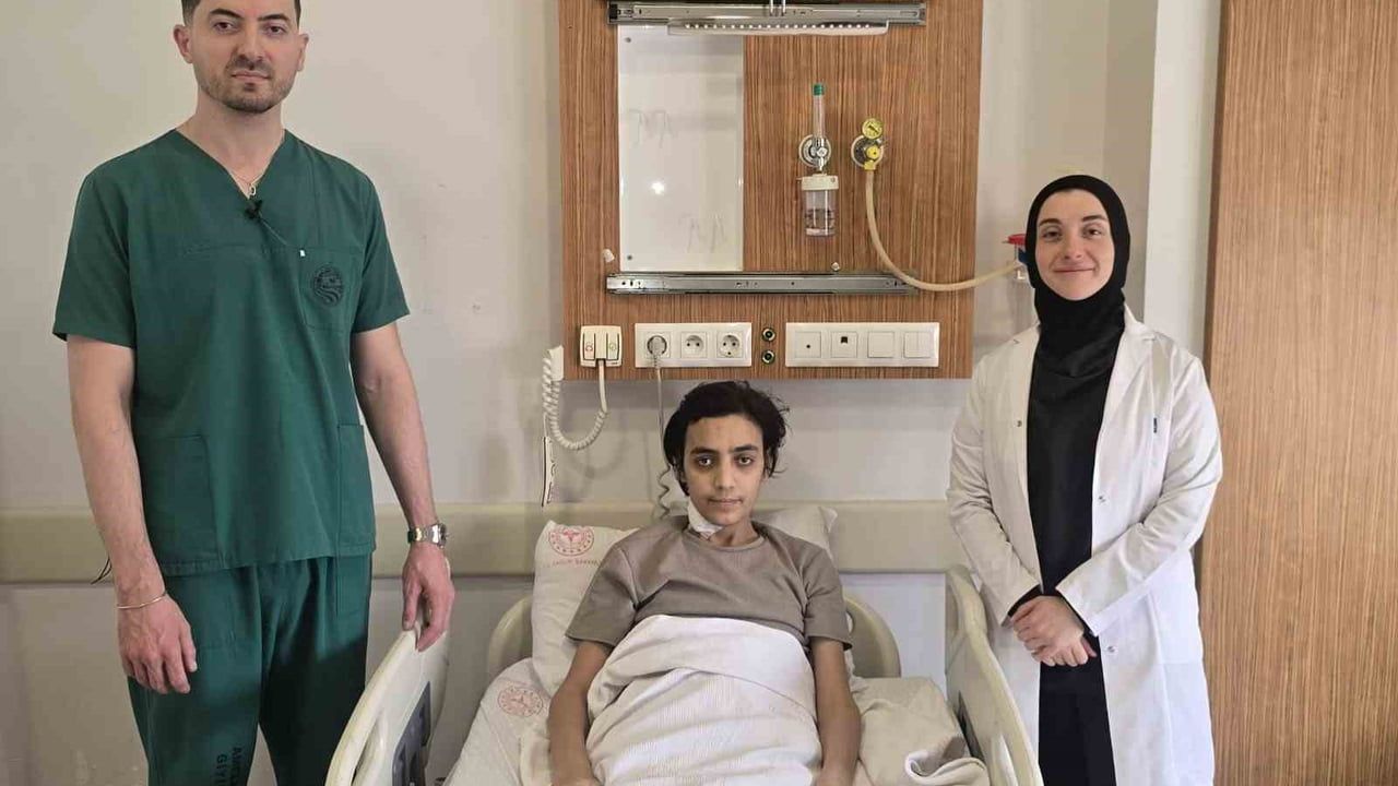 Şanlıurfa'da 8 santimetrelik kraniofaringioma burun yoluyla kapalı yöntemle çıkarıldı