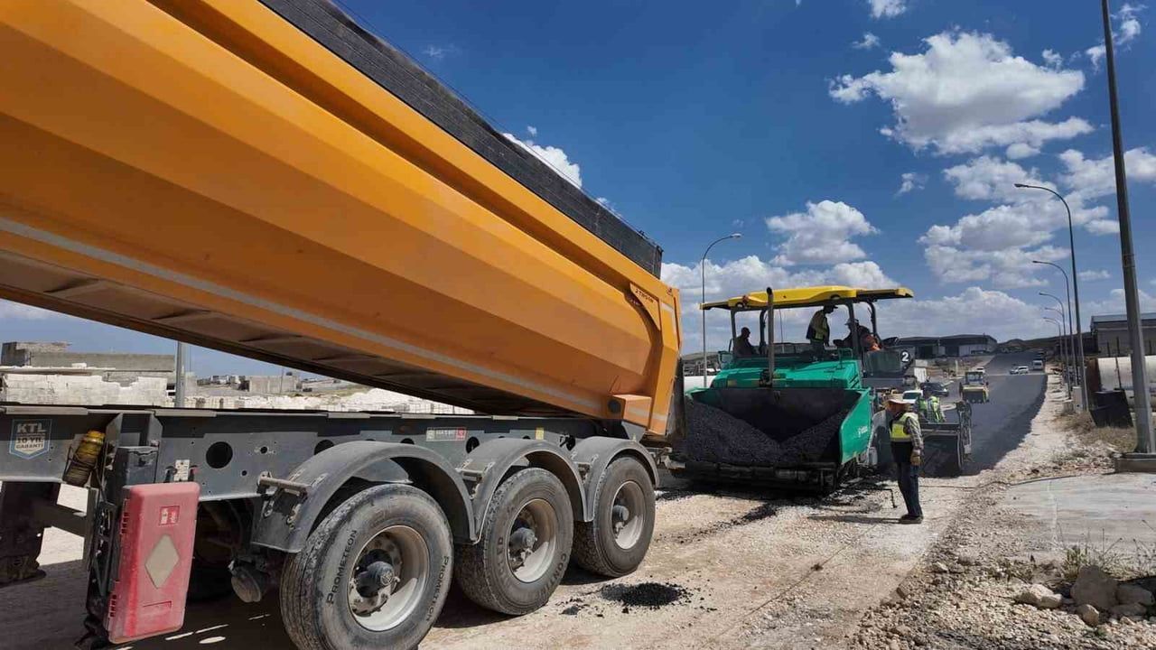 Şanlıurfa'da Mobilyacılar Sitesinde Asfaltlama Çalışması