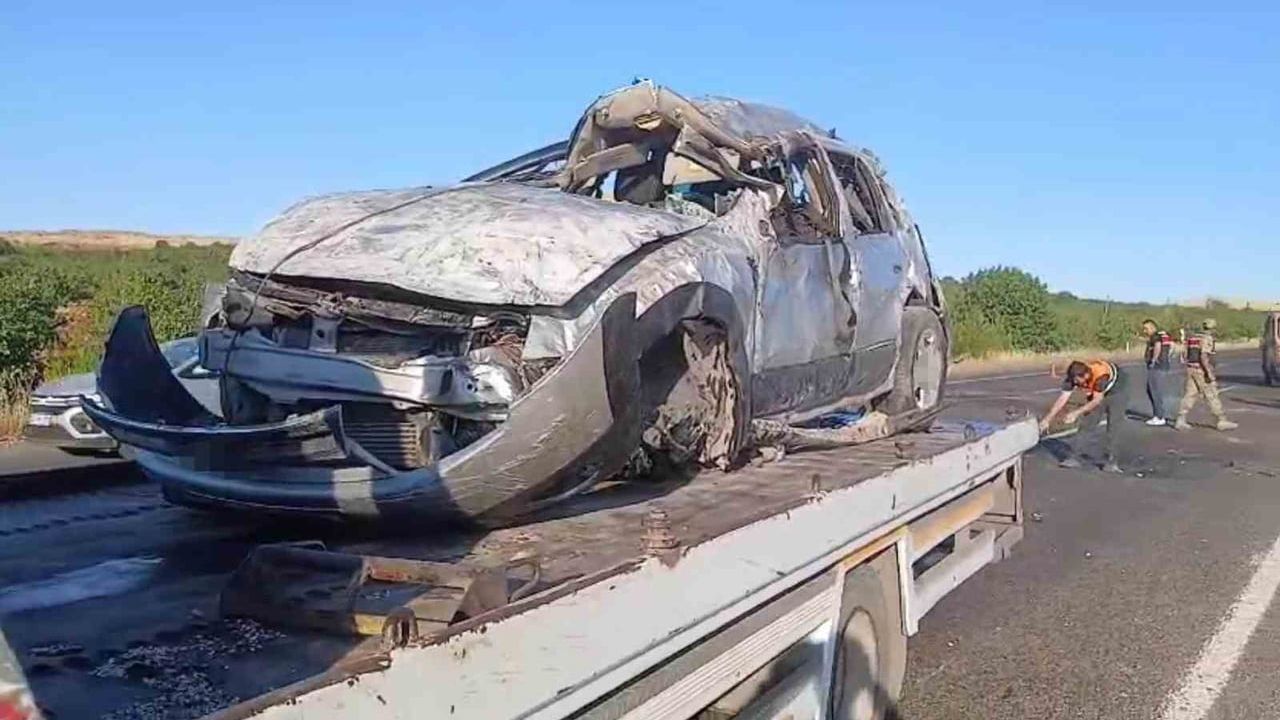 Şanlıurfa'da otomobilin devrilmesi: 2 ölü, 2 yaralı