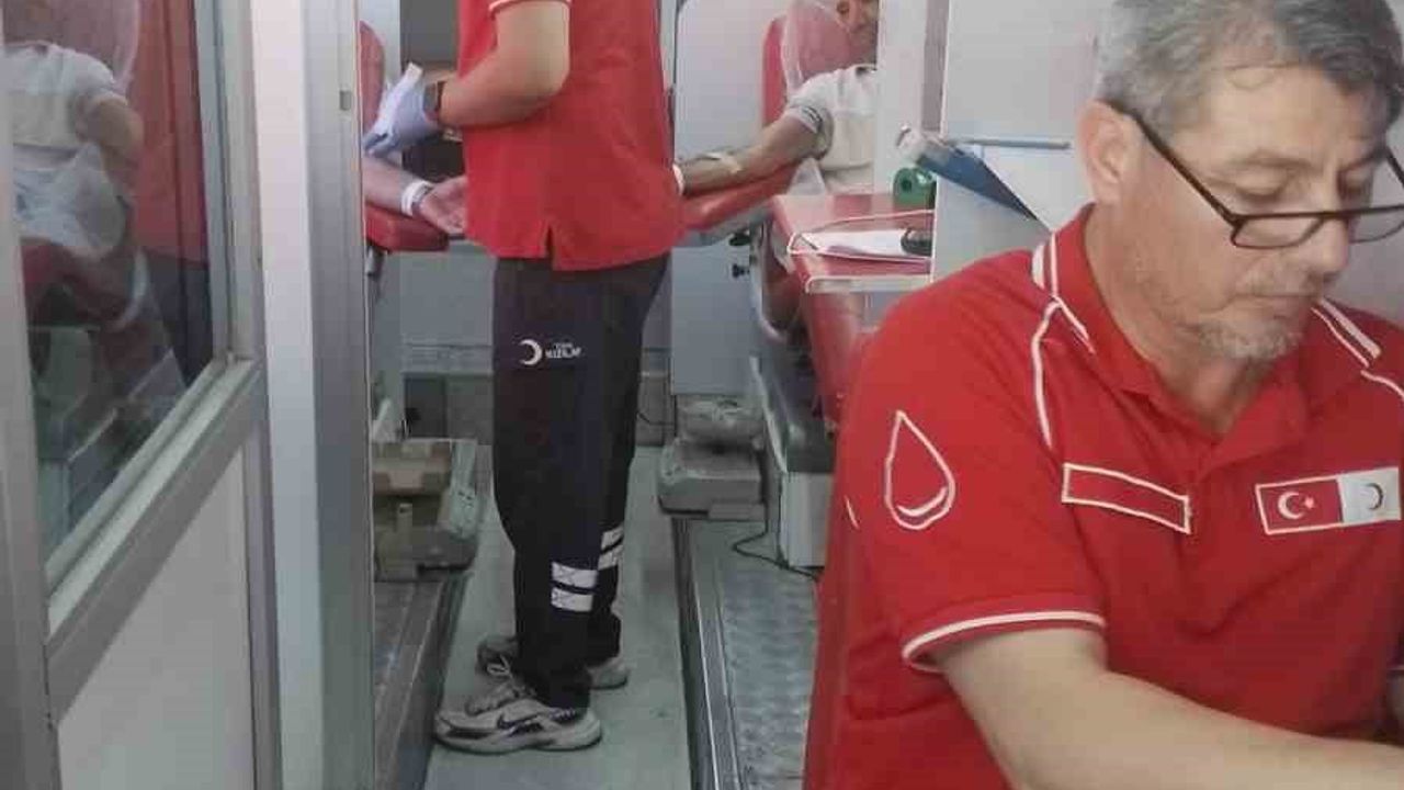 Sarıgöl’de Kızılay, sıcaklar nedeniyle kan bağışlarını akşam saatlerine taşıdı