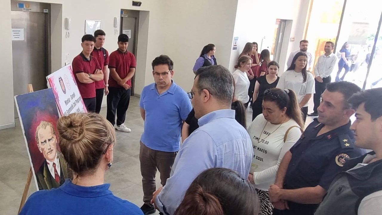 Sarıgöl Milli Egemenlik Çok Programlı Anadolu Lisesi'nin Görsel Sanatlar Sergisi ve Tiyatro Gösterisi