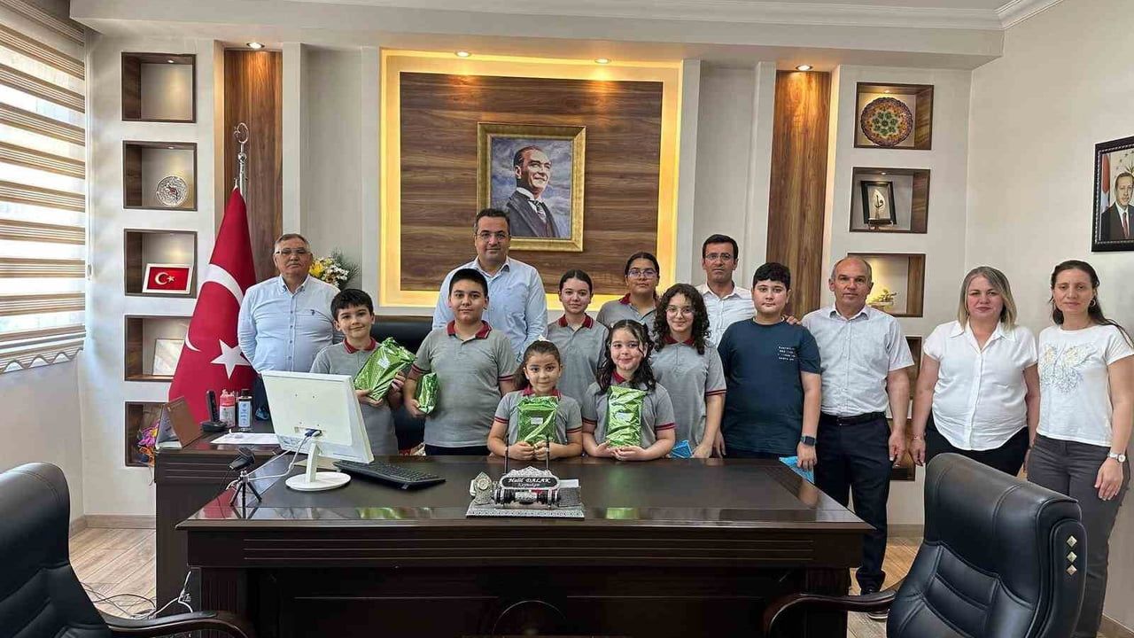 Sarıgöl'ün gururu öğrenciler kaymakam Halil Dalak'ı ziyaret etti