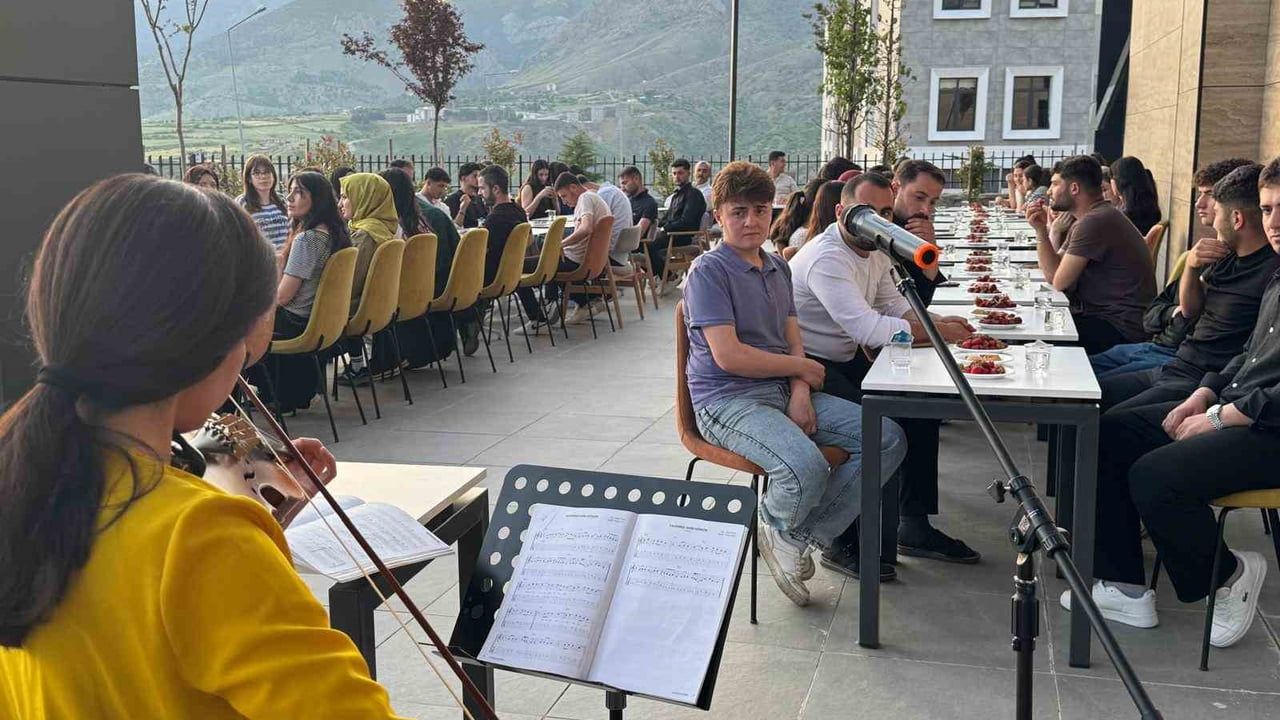 Sason'da YKS öncesi öğrencilere moral ve motivasyon etkinliği