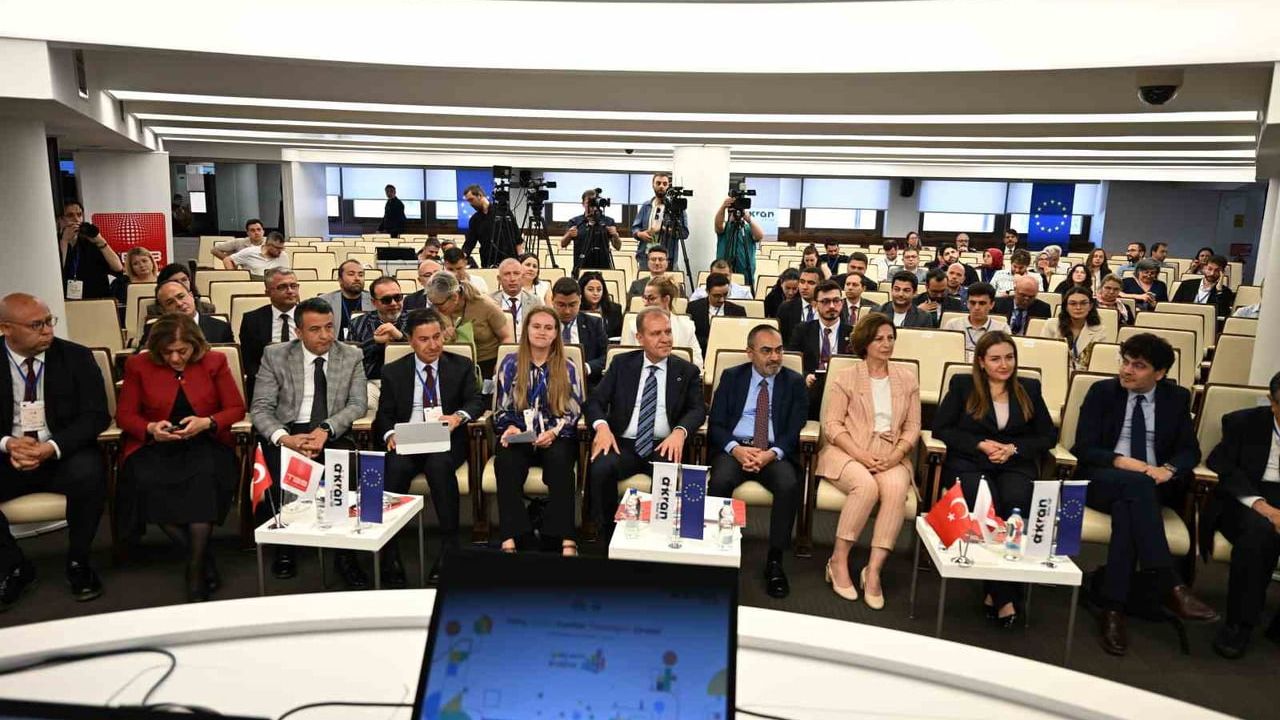 Seçer: çağdaş belediyecilikte gençler karar alma süreçlerinin merkezinde olmalı