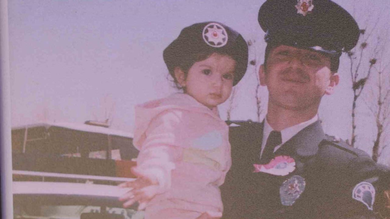 Şehit babasının izinden giderek polis oldu