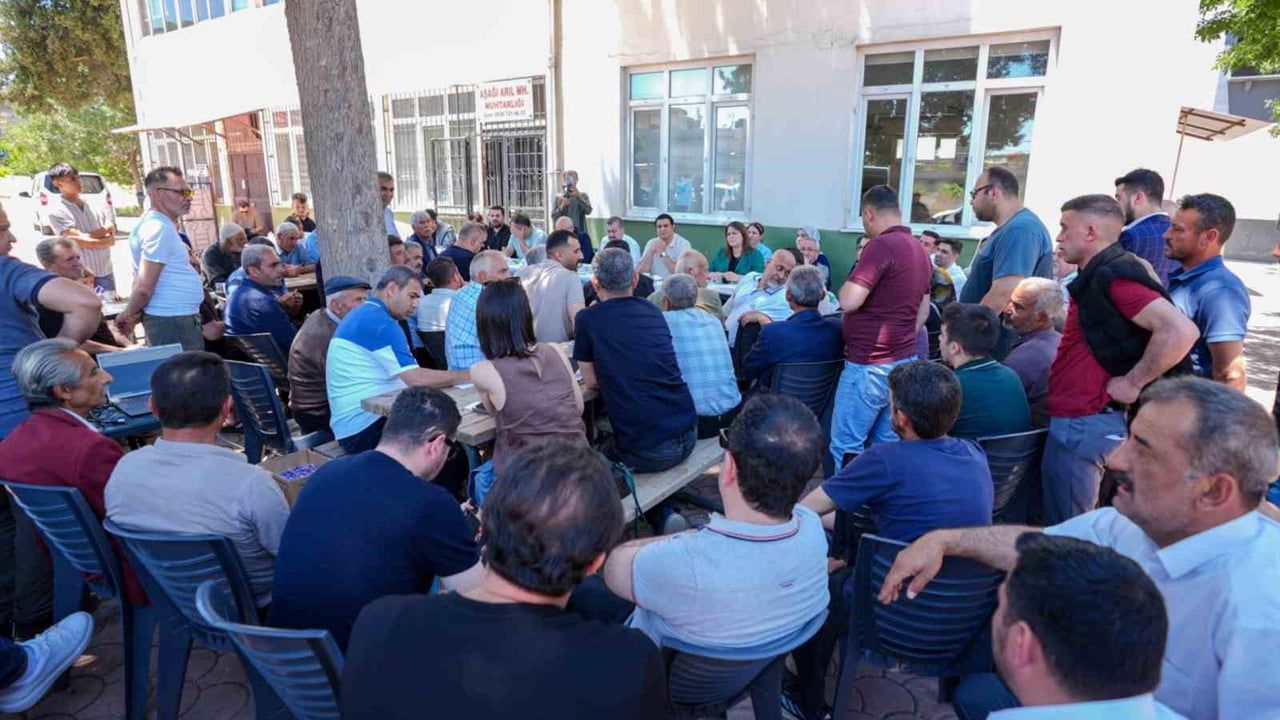 Şehitkamil Başkanı Umut Yılmaz, 'Vatandaş Soruyor, Başkan Cevaplıyor' programında mahalle taleplerini dinledi