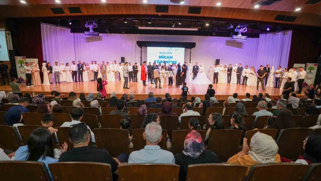 Şehitkamil'de 06.06.2026'de 51 çift toplu nikâhla evlendi
