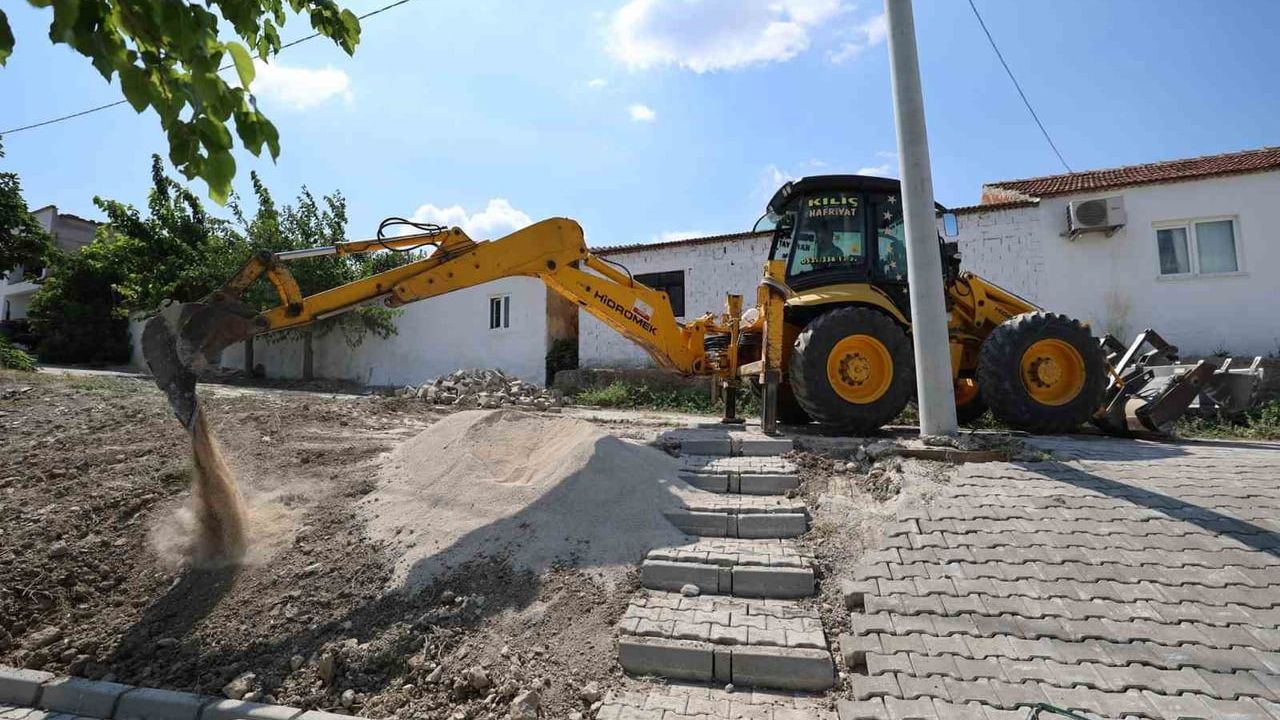 Şehzadeler'de 20 bin metrekare kilit parke taşı döşenecek