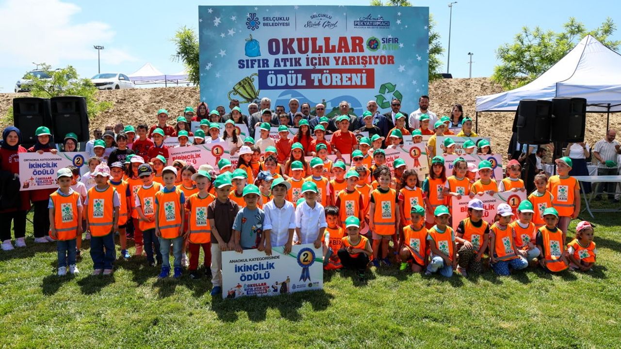 Selçuklu Belediyesi, Dünya Çevre Günü'nde 'Okullar Sıfır Atık İçin Yarışıyor' ödüllerini verdi