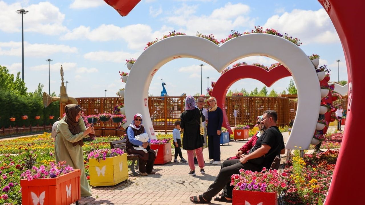 Selçuklu çiçek bahçesi 20 haziran'da ziyaretçilere açıldı