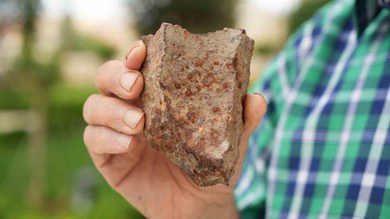 Selimiye’nin kubbesini delen 'katil mermi' parçasını 58 yıldır evinde saklıyor