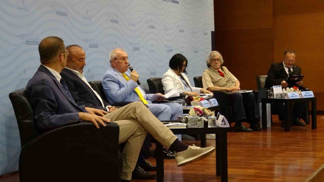 Sempozyumda 'Denizin Kucakladığı Şehir: Tuzla' — İlçenin 2 bin 500 yıllık tarihine bakış