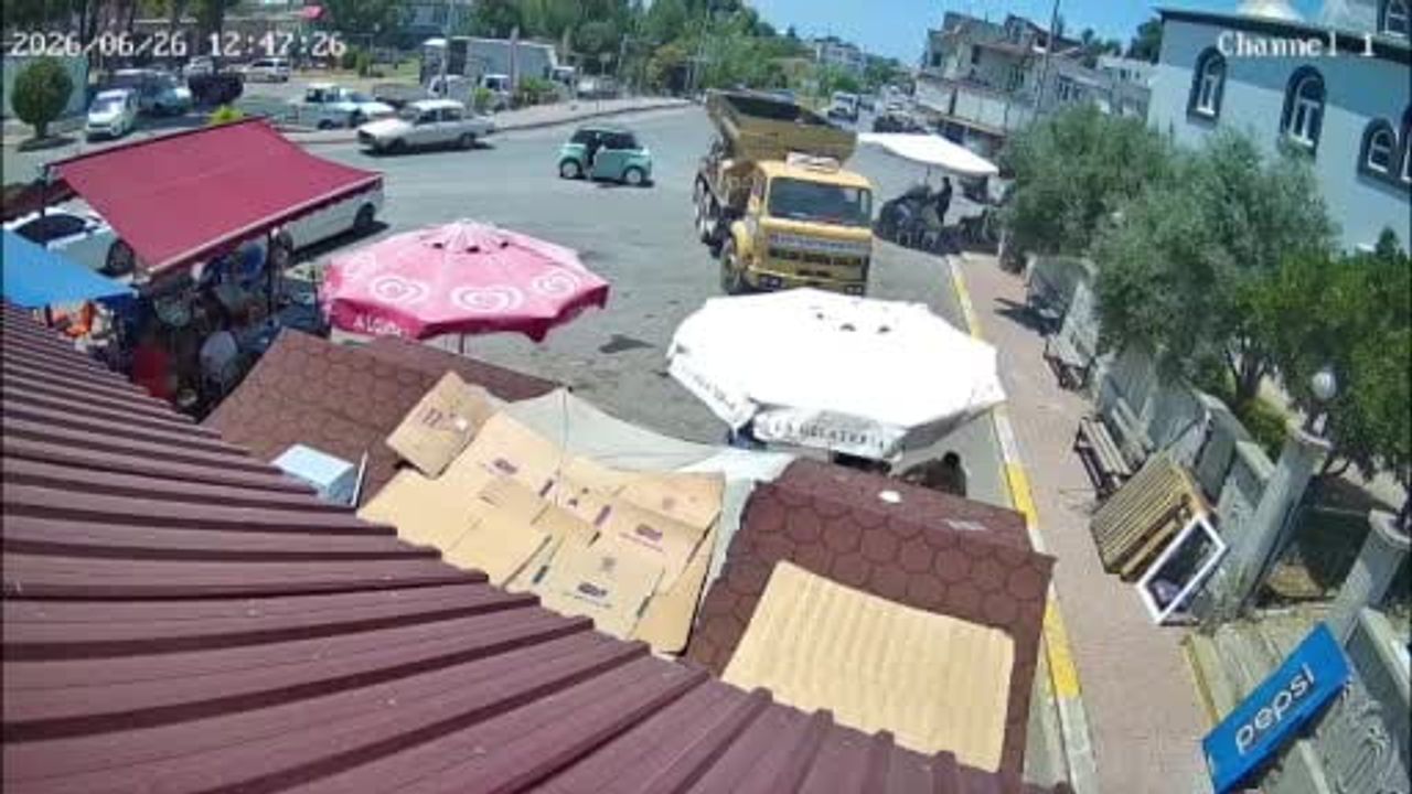 Serik’te hortum tenteyi devirdi: müşteriler son anda kurtarıldı