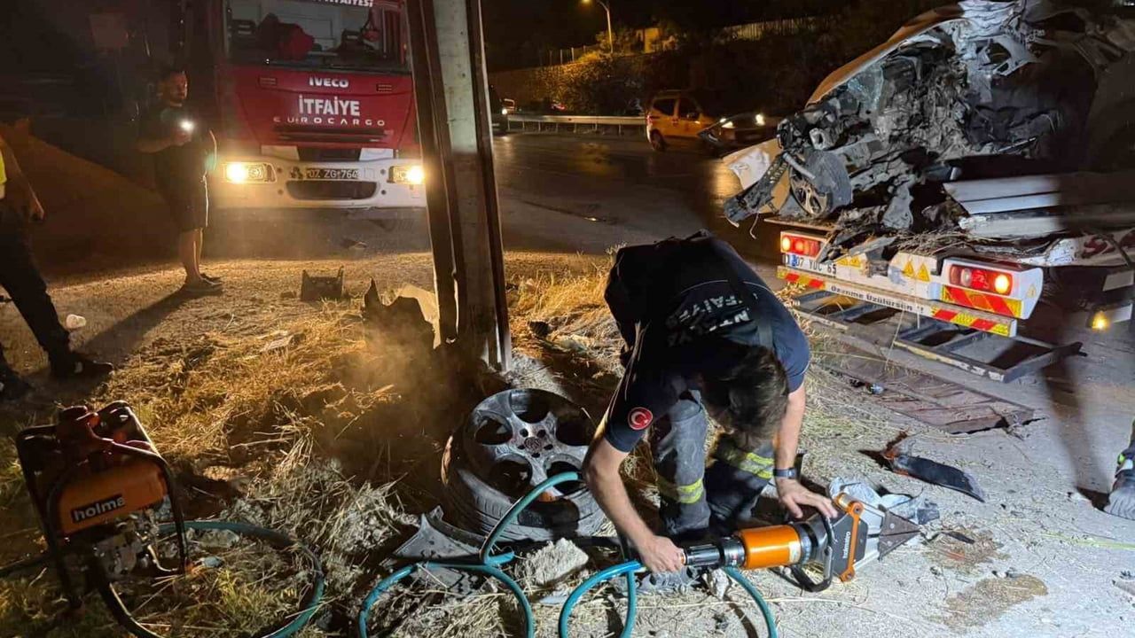 Serik'te motorun barakaya girdiği kazada sürücü hayatını kaybetti
