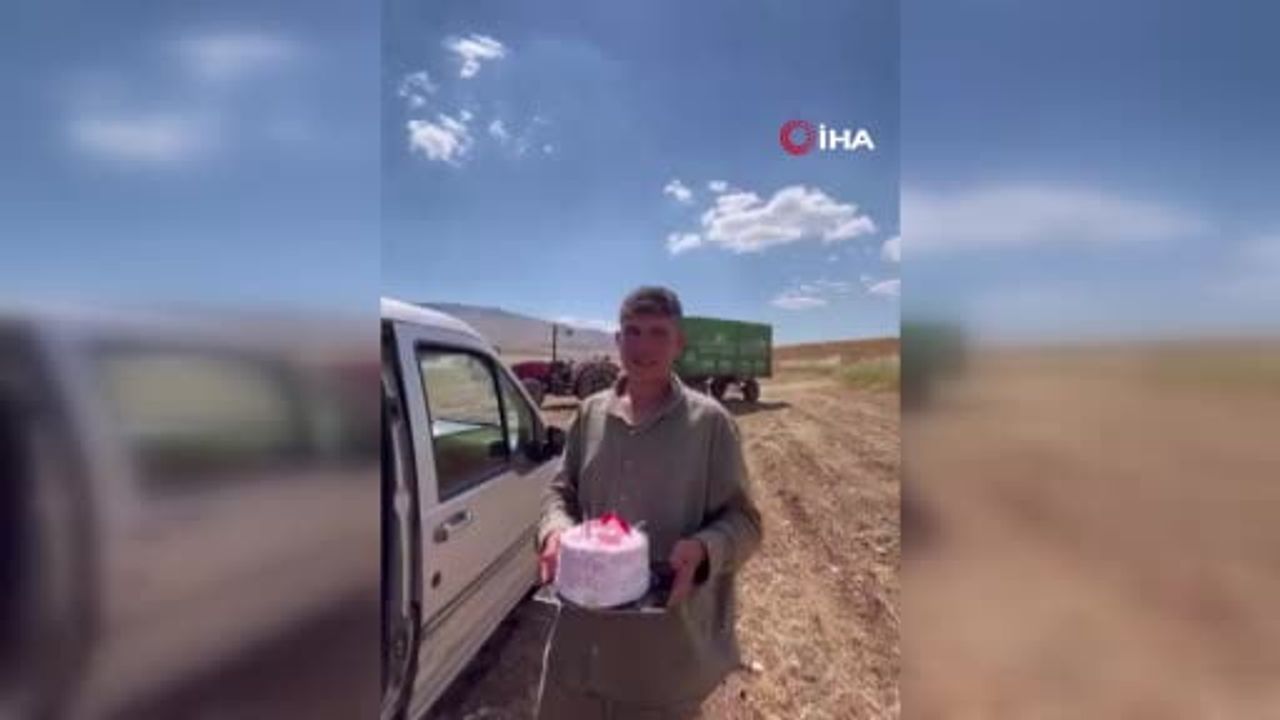 Siirt'te mercimek tarlasında doğum günü sürprizi