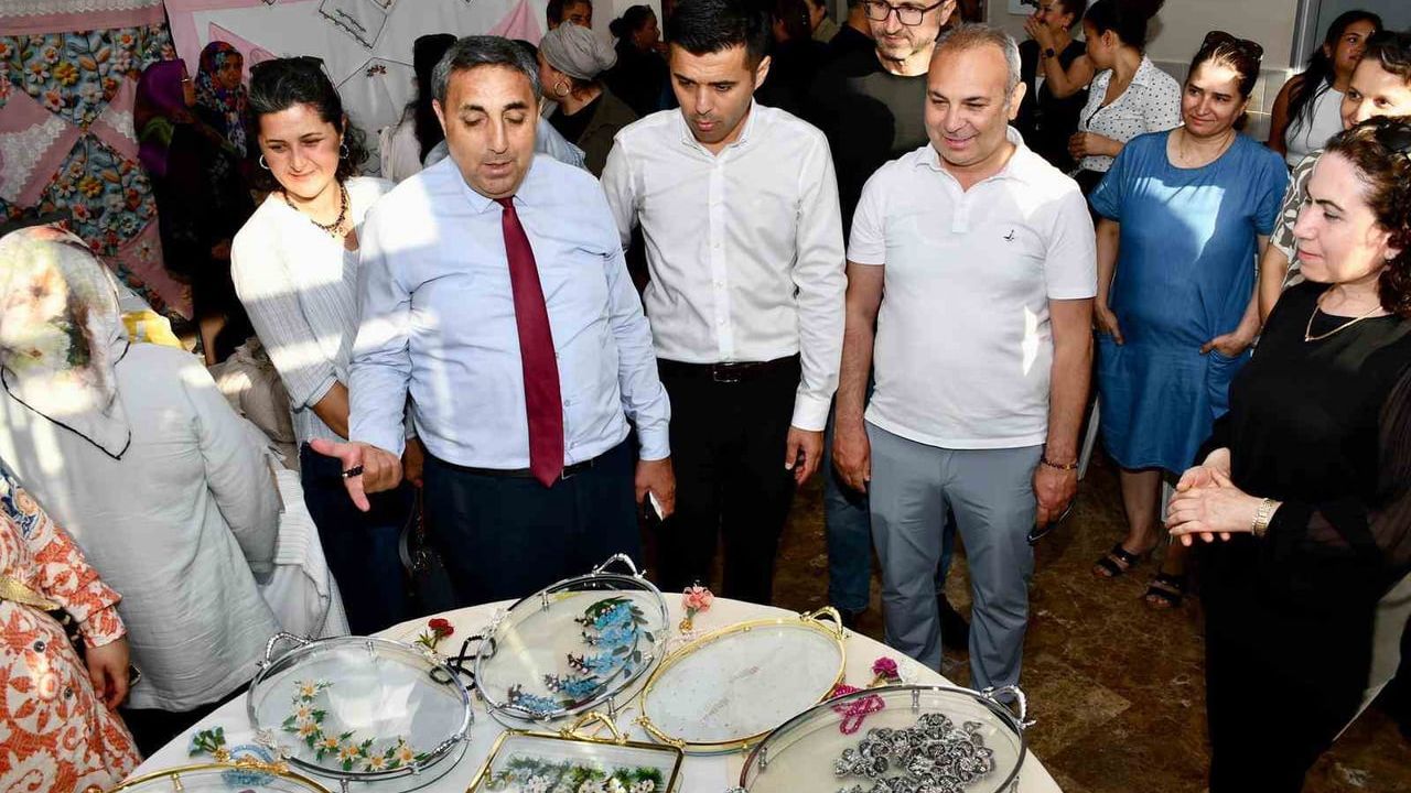 Silifke Halk Eğitimi Merkezi sergisi açıldı: Kursiyer eserleri yoğun ilgi gördü