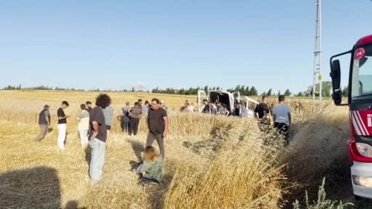 Silivri'de 2 kişinin öldüğü minibüs kazasında yol trafiğe açıldı