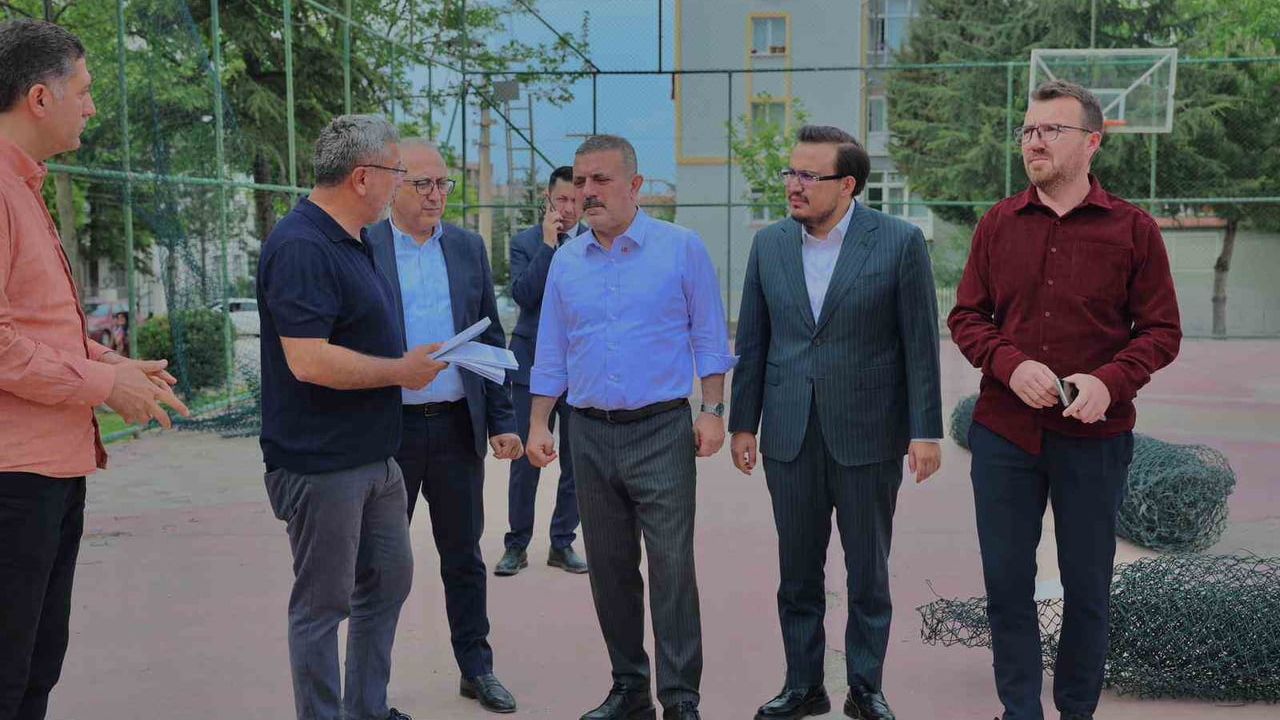 Sincan Belediyesi 393 Parkta Yenileme Seferberliği Başlattı