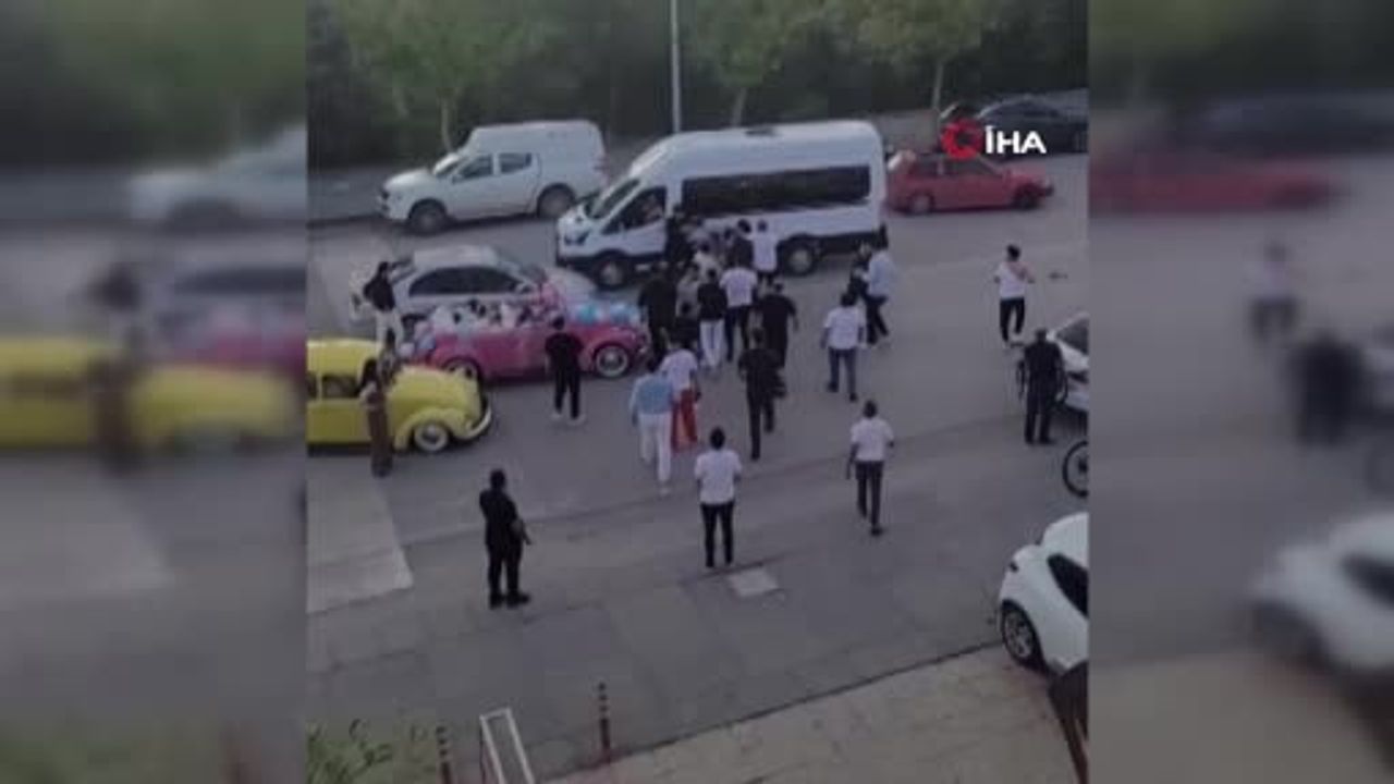 Sincan'da sünnet konvoyu caddeyi kapatarak trafiği aksattı