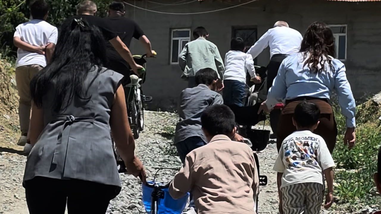 Sınırda karne sevinci Dağlıca'da bisikletle taçlandı