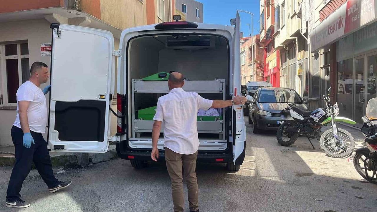 Sinop'ta 56 yaşındaki adam misafirliğe gittiği evde hayatını kaybetti