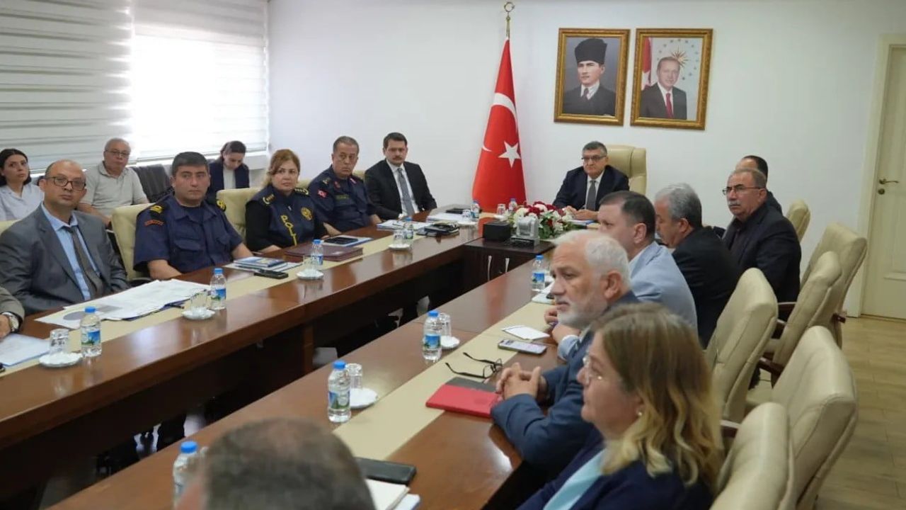 Sinop’ta Eğitim Güvenliği Toplantısı: Okul Çevreleri, Trafik ve Dijital Tehditlere Odaklanıldı