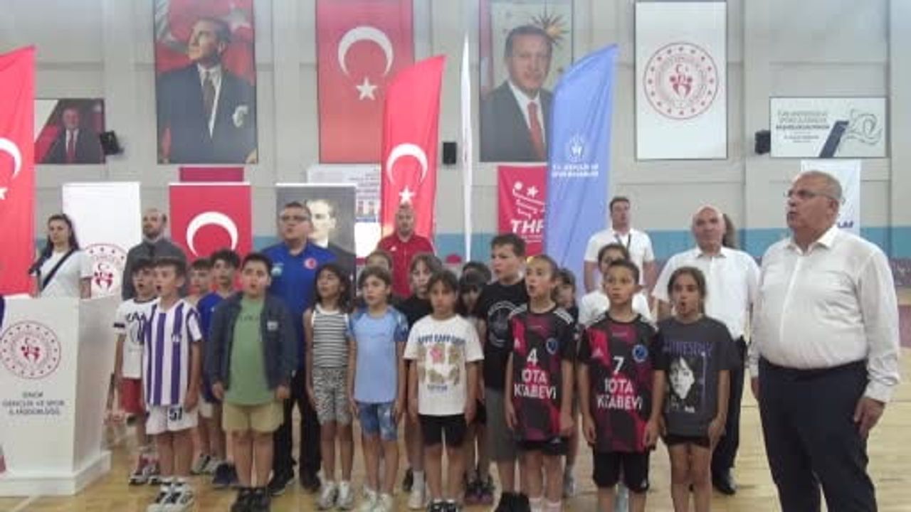 Sinop'ta geleneksel çocuk oyunları şenliği gerçekleştirildi